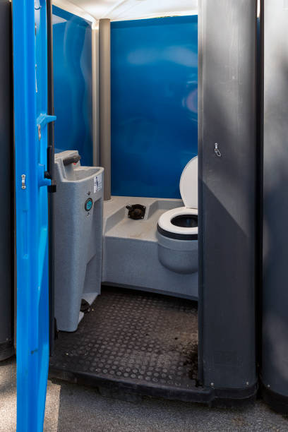 Best Restroom trailer rental cost  in Gibsonton, FL